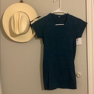 lulu lemon blue top